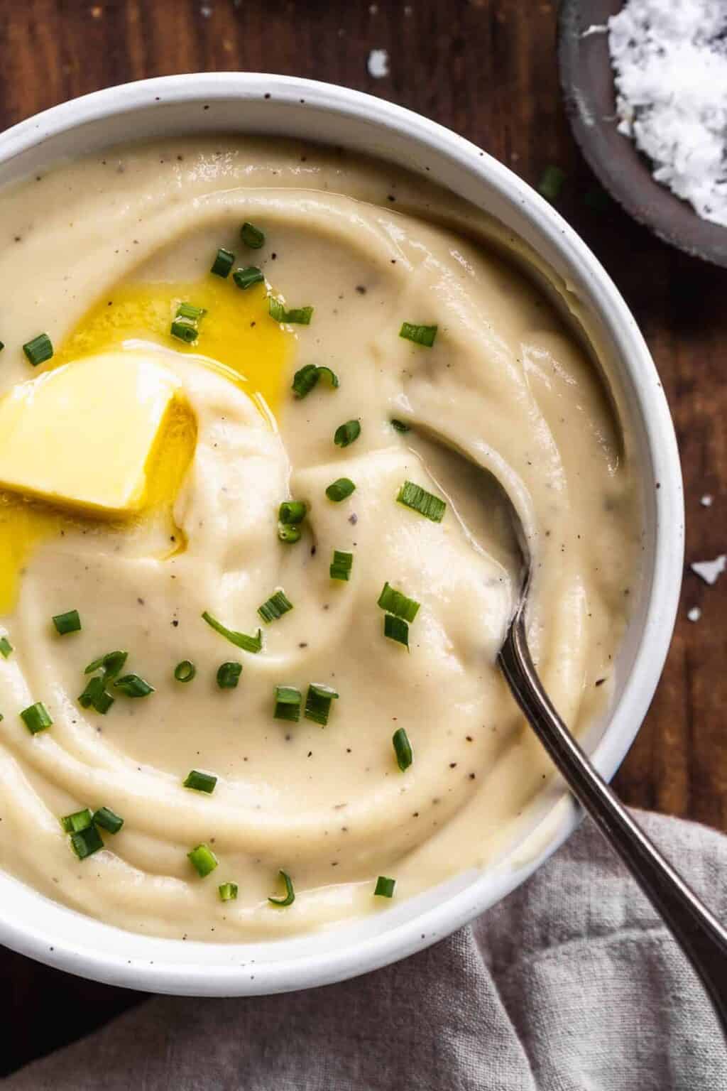 Healthy Garlic and Chive Instant Pot Cauliflower Mash