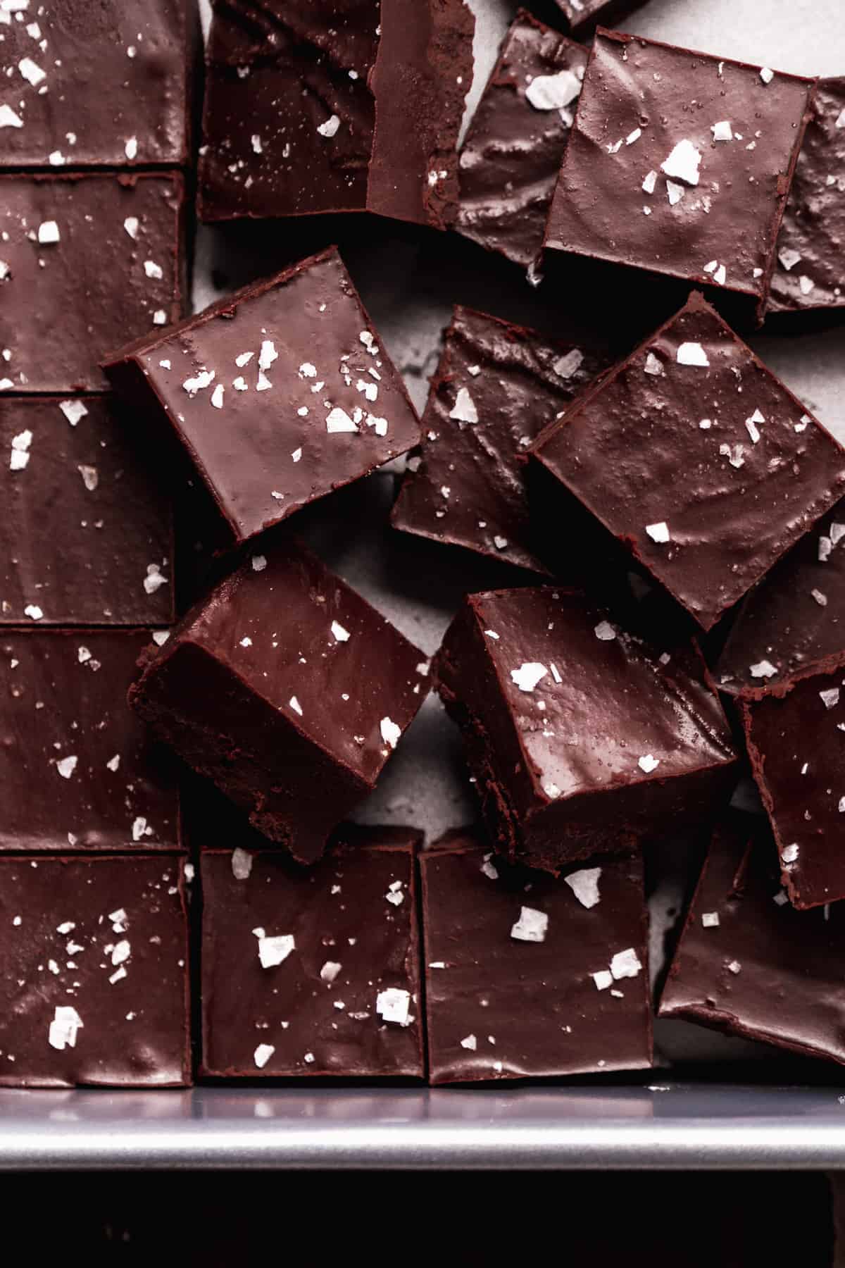 https://www.thefitpeach.com/wp-content/uploads/2021/12/Dark-Chocolate-Sea-Salt-Vegan-Fudge-The-Fit-Peach-10-2.jpg